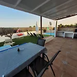 Con Piscina Y Barbacoa En 4 Personas Nerja
