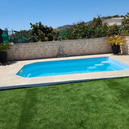 Con Piscina Y Barbacoa En 4 Personas Nerja