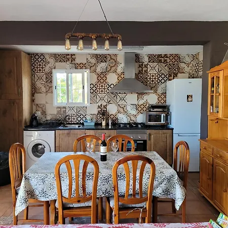 Con Piscina Y Barbacoa En 4 Personas