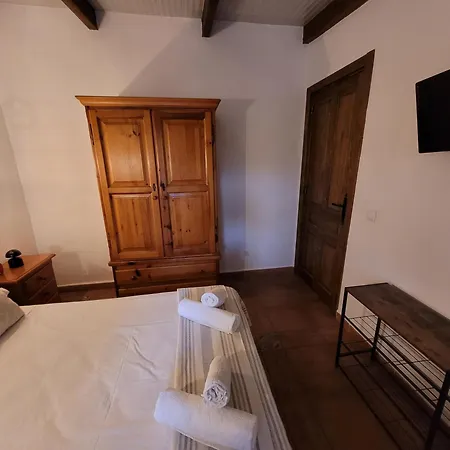 Con Piscina Y Barbacoa En 4 Personas *