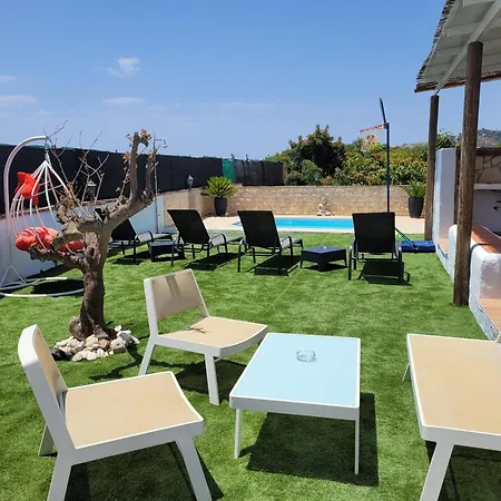 Con Piscina Y Barbacoa En 4 Personas *