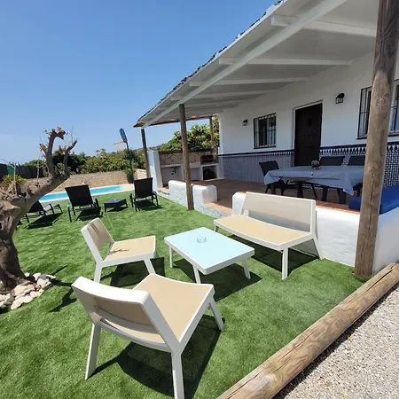 Con Piscina Y Barbacoa En 4 Personas *