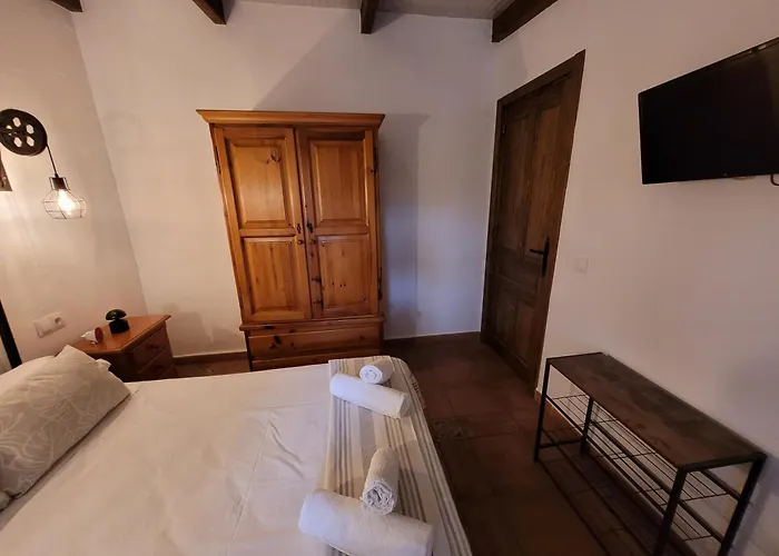 Con Piscina Y Barbacoa En 4 Personas *