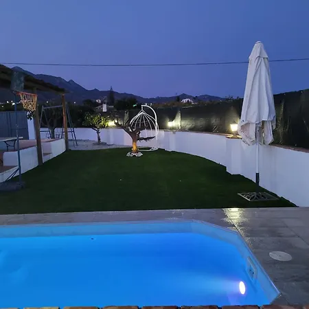 Con Piscina Y Barbacoa En 4 Personas בית נופש