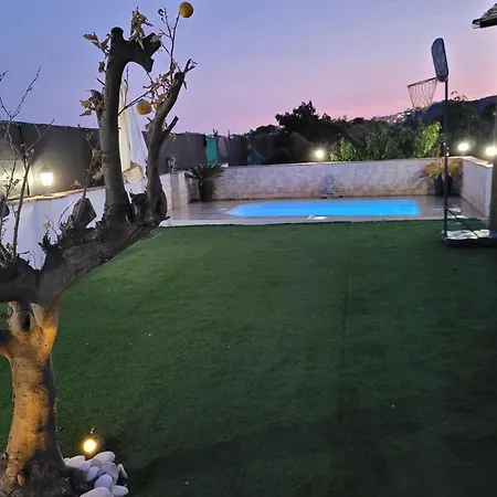 Дом отдыха Con Piscina Y Barbacoa En 4 Personas Нерха