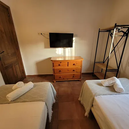 Con Piscina Y Barbacoa En 4 Personas 度假居 *