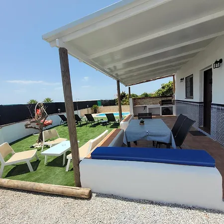 Con Piscina Y Barbacoa En 4 Personas 펜션