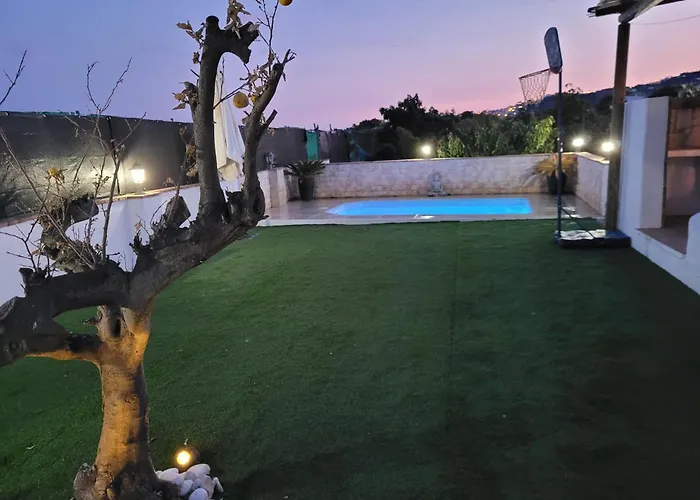 Дом отдыха Con Piscina Y Barbacoa En 4 Personas Нерха