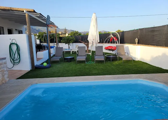 Con Piscina Y Barbacoa En 4 Personas 度假居 内尔哈