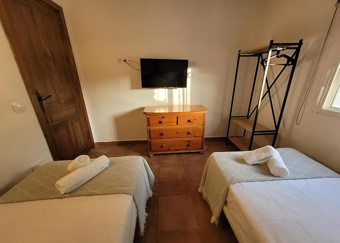 Con Piscina Y Barbacoa En 4 Personas 度假居 *