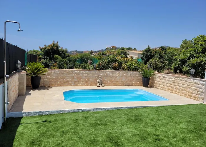 度假居 Con Piscina Y Barbacoa En 4 Personas 内尔哈