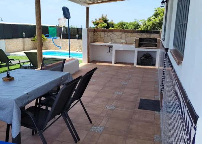 Con Piscina Y Barbacoa En 4 Personas * 内尔哈