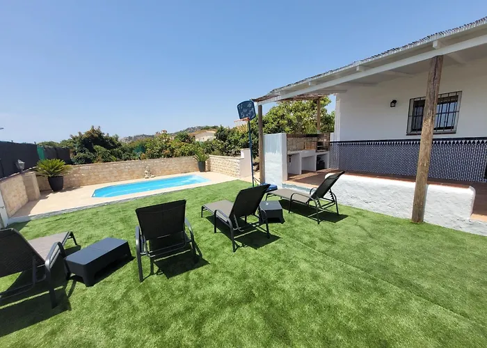 Con Piscina Y Barbacoa En 4 Personas 内尔哈