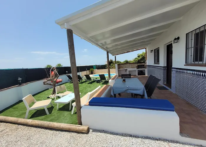 Con Piscina Y Barbacoa En 4 Personas 度假居