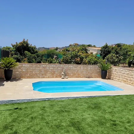 Будинок відпочинку Con Piscina Y Barbacoa En 4 Personas Нерха